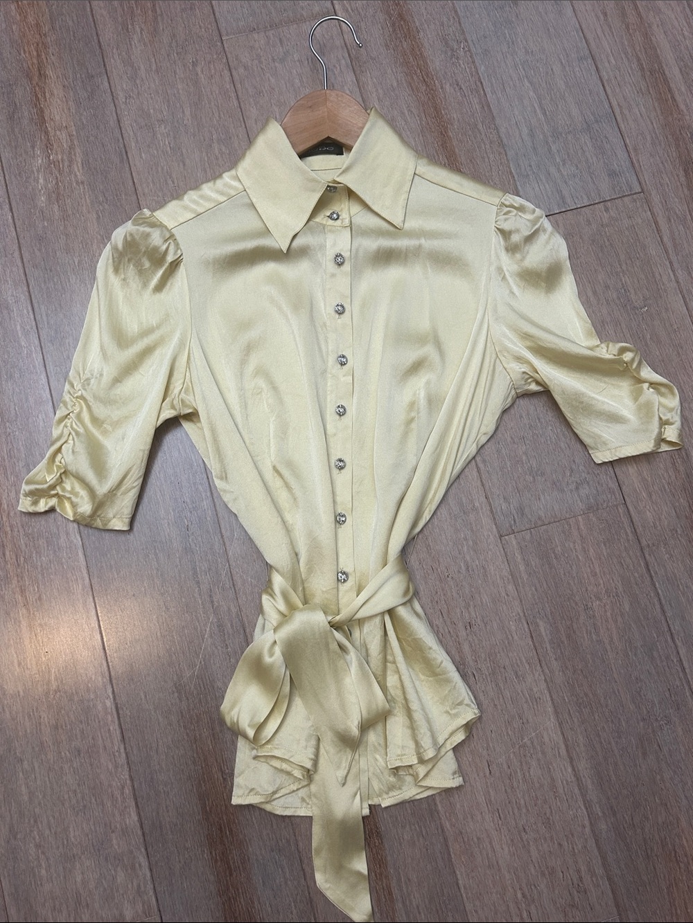 Y2K bebe Light Yellow Silk Button-Front Tie Waist Blouse size
